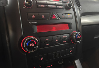 Подержанный автомобиль Kia Sorento 2012 года (16 фото)