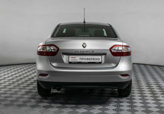 Подержанный автомобиль Renault Fluence 2013 года (6 фото)