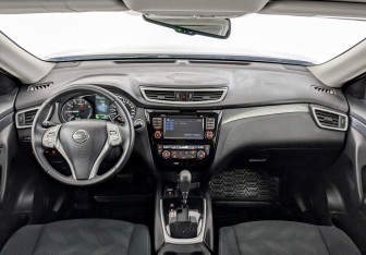 Подержанный автомобиль Nissan X-Trail 2015 года (14 фото)