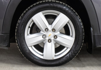 Подержанный автомобиль Chevrolet Orlando 2011 года (23 фото)