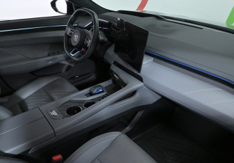 Подержанный автомобиль Zeekr 001 2024 года (9 фото)