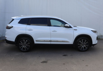 Подержанный автомобиль Chery Tiggo 8 Pro Max 2023 года (7 фото)