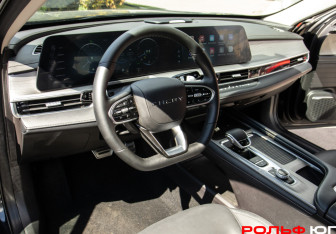 Подержанный автомобиль Chery Arrizo 8 2023 года (13 фото)
