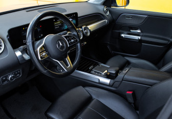 Подержанный автомобиль Mercedes-Benz GLB 2020 года (13 фото)