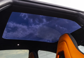 Подержанный автомобиль Zeekr 001 2023 года (21 фото)
