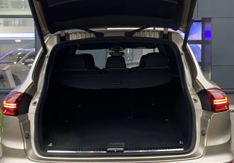 Подержанный автомобиль Porsche Cayenne 2015 года (10 фото)