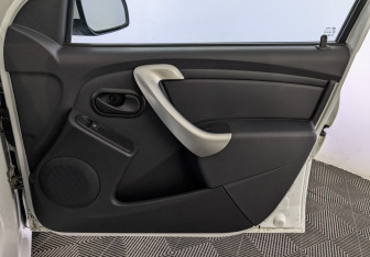 Подержанный автомобиль LADA (ВАЗ) Largus Wagon 2021 года (24 фото)