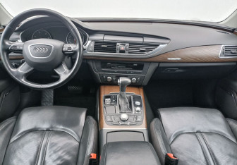 Подержанный автомобиль Audi A7 2011 года (14 фото)