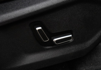 Подержанный автомобиль Geely Monjaro 2023 года (8 фото)