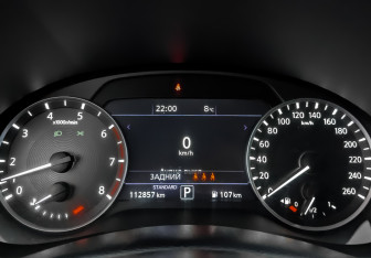 Подержанный автомобиль Infiniti QX50 2019 года (16 фото)