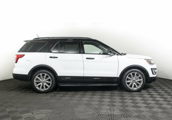 Подержанный автомобиль Ford Explorer 2017 года (4 фото)