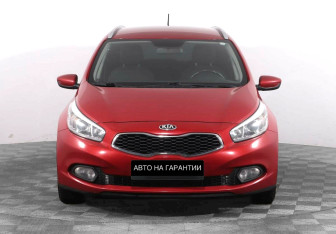 Подержанный автомобиль Kia Ceed Wagon 2015 года (2 фото)