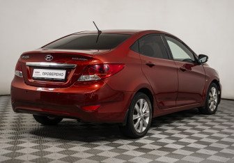 Подержанный автомобиль Hyundai Solaris Sedan 2012 года (5 фото)