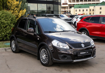 Подержанный автомобиль Suzuki SX4 Hatchback 2014 года (2 фото)