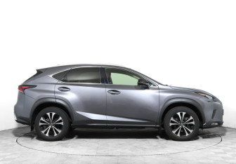 Подержанный автомобиль Lexus NX 2019 года (5 фото)