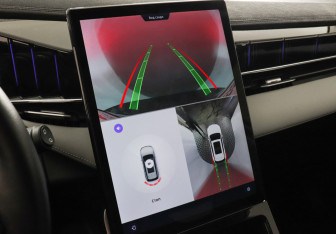 Подержанный автомобиль Geely Atlas 2024 года (17 фото)