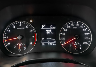 Подержанный автомобиль Kia Rio Hatchback 2021 года (12 фото)