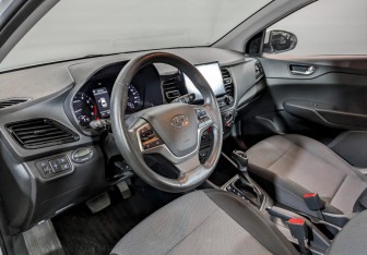Подержанный автомобиль Hyundai Solaris Sedan 2020 года (16 фото)