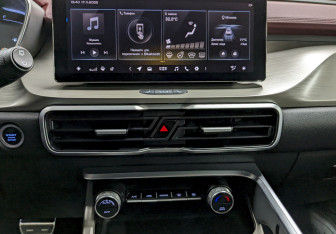 Подержанный автомобиль Geely Coolray 2023 года (22 фото)