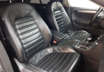 Подержанный автомобиль Volkswagen Passat CC 2008 года (15 фото)