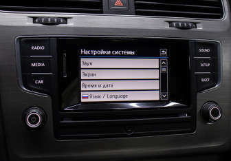 Подержанный автомобиль Volkswagen Golf Hatchback 2016 года (18 фото)