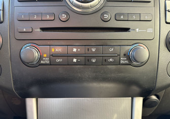Подержанный автомобиль Nissan Pathfinder 2012 года (18 фото)