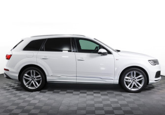 Подержанный автомобиль Audi Q7 2020 года (4 фото)