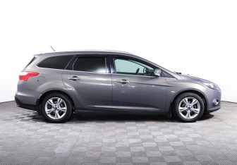 Подержанный автомобиль Ford Focus Wagon 2012 года (4 фото)
