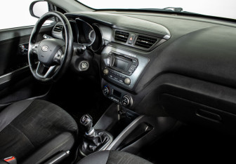 Подержанный автомобиль Kia Rio Sedan 2012 года (10 фото)