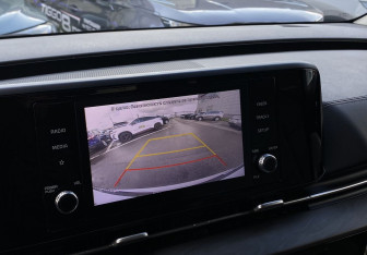 Подержанный автомобиль Kia Carnival 2021 года (18 фото)