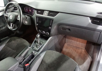Подержанный автомобиль Skoda Octavia Liftback 2019 года (11 фото)