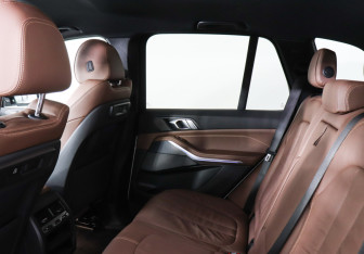 Подержанный автомобиль BMW X5 2019 года (15 фото)