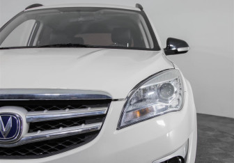 Подержанный автомобиль Changan CS35 2016 года (5 фото)