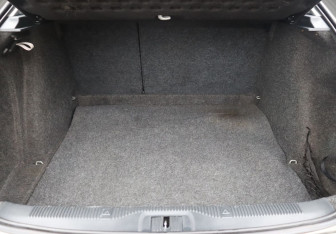Подержанный автомобиль Skoda Octavia Liftback 2010 года (18 фото)