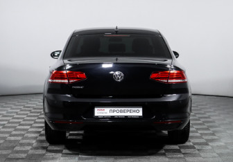 Подержанный автомобиль Volkswagen Passat Sedan 2018 года (6 фото)