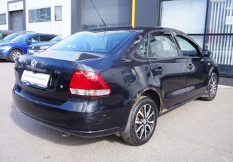 Подержанный автомобиль Volkswagen Polo Sedan 2011 года (5 фото)
