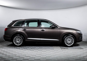 Подержанный автомобиль Audi Q7 2016 года (4 фото)