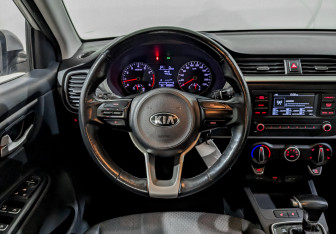 Подержанный автомобиль Kia Rio Hatchback 2021 года (20 фото)