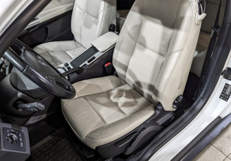 Подержанный автомобиль Volvo C30 2011 года (20 фото)