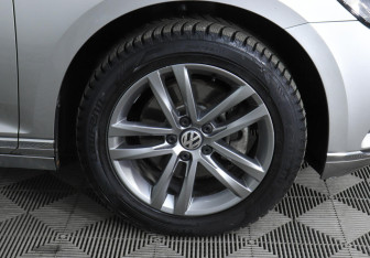 Подержанный автомобиль Volkswagen Passat Wagon 2017 года (5 фото)