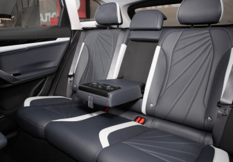 Новый Geely Atlas 2025 (32 фото)