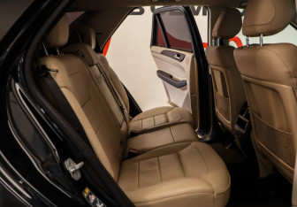 Подержанный автомобиль Mercedes-Benz GLE 2015 года (15 фото)