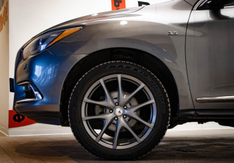 Подержанный автомобиль Infiniti QX60 2018 года (36 фото)