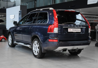 Подержанный автомобиль Volvo XC90 2014 года (6 фото)