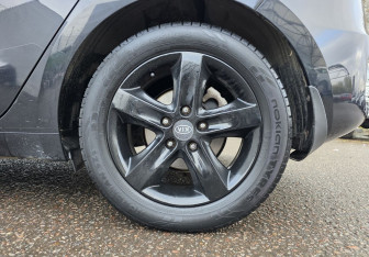 Подержанный автомобиль Kia Ceed Hatchback 2015 года (20 фото)