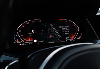 Подержанный автомобиль BMW X5 2019 года (10 фото)