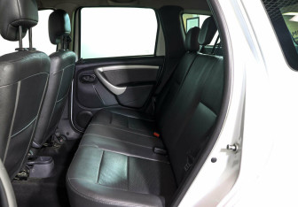 Подержанный автомобиль Renault Duster 2014 года (11 фото)