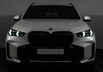 Подержанный автомобиль BMW X5 2023 года (26 фото)
