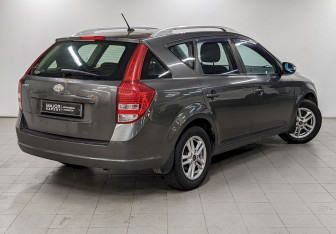 Подержанный автомобиль Kia Ceed Wagon 2010 года (5 фото)