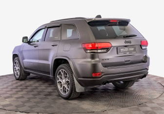 Подержанный автомобиль Jeep Grand Cherokee 2021 года (7 фото)